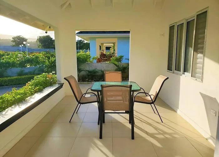 "luxurycrest , King Bed, Bbq & Backyard Games, Near Ocho Rios" *
