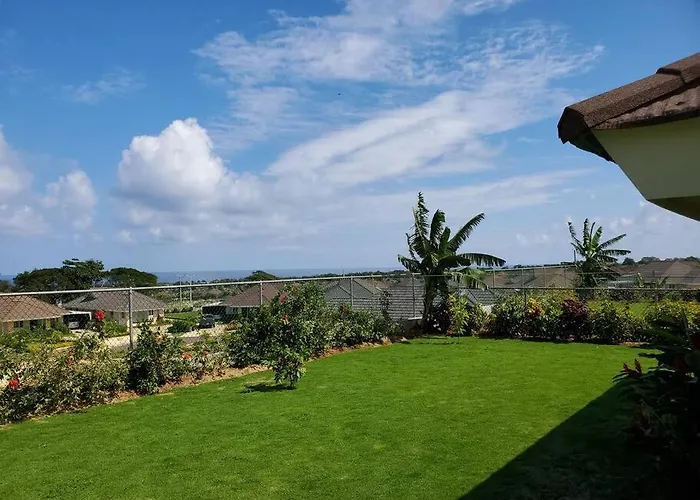 "luxurycrest , King Bed, Bbq & Backyard Games, Near Ocho Rios" * Ocho Ríos